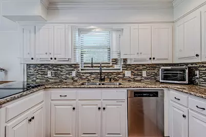10307 Piping Rock Lane, Houston, TX 77042 - Photo 16
