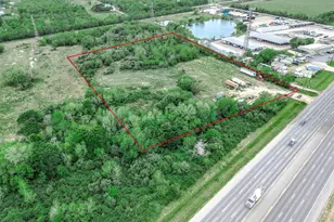 22652 Hwy 6, Alvin, TX 77511 - Photo 1