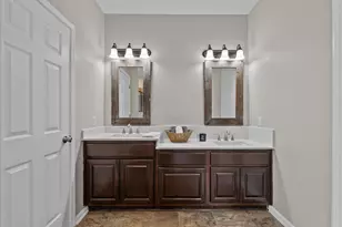 10015 S Redfish Dr, Hitchcock, TX 77563 - Photo 22