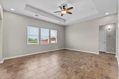 10015 S Redfish Drive, Hitchcock, TX 77563 - Photo 14
