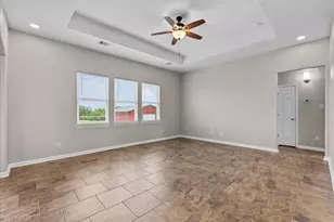 10015 S Redfish Dr, Hitchcock, TX 77563 - Photo 14