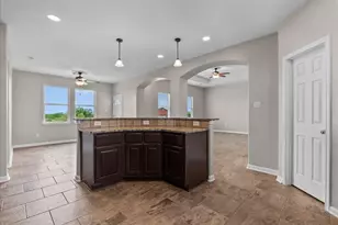 10015 S Redfish Dr, Hitchcock, TX 77563 - Photo 20