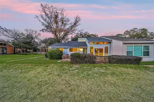 60 April Village, Conroe, TX 77356 - Photo 2