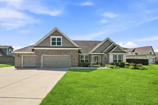 14610 Saratoga Ln, Mont Belvieu, TX 77523 - Photo 2