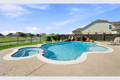 14610 Saratoga Lane, Mont Belvieu, TX 77523 - Photo 34