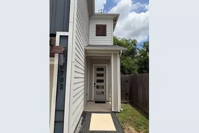 702 Pinemont Canyon Lane, Houston, TX 77018 - Photo 2