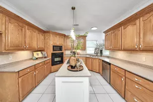 2804 8th St N, Texas City, TX 77590 - Photo 10