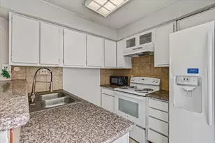12990 Greenway Chase Ct, Houston, TX 77072 - Photo 8