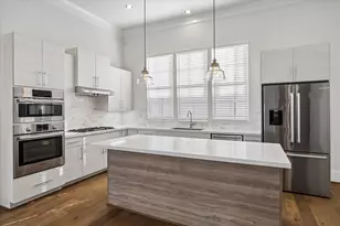 9663 Kings Cross Station, Houston, TX 77045 - Photo 2