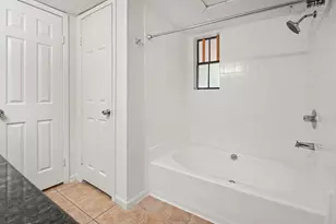 2425 Holly Hall St, Houston, TX 77054 - Photo 8