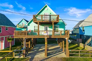 218 Sea Oats Dr, Surfside Beach, TX 77541 - Photo 1