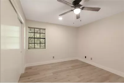 2401 Sycamore Avenue #E6, Huntsville, TX 77340 - Photo 14