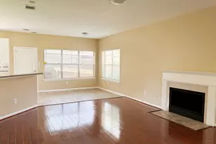 105 Crimson Bay Dr, League City, TX 77573 - Photo 4