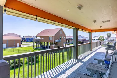 963 Palmridge Drive, Crystal Beach, TX 77650 - Photo 4