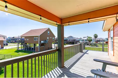 963 Palmridge Drive, Crystal Beach, TX 77650 - Photo 12