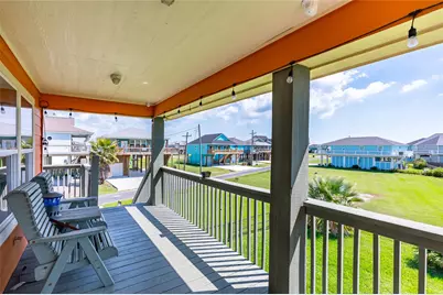 963 Palmridge Drive, Crystal Beach, TX 77650 - Photo 10