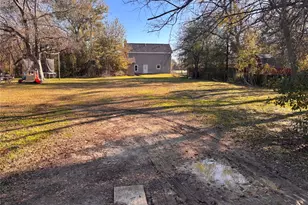 207 S Oak St, Morgans Point, TX 77571 - Photo 1