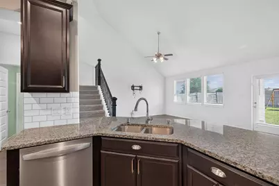 10505 Clouds Rest Drive, Iowa Colony, TX 77583 - Photo 16