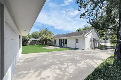 7610 Highmeadow Drive, Houston, TX 77063 - Photo 8