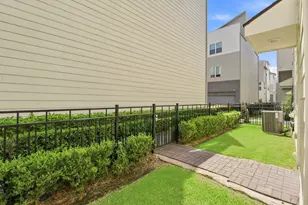 2730 Eado Edge Ct, Houston, TX 77020 - Photo 36