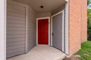 2401 Sycamore Ave, Huntsville, TX 77340 - Photo 2