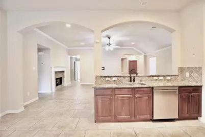 24919 Lakecrest Manor Drive, Katy, TX 77493 - Photo 10