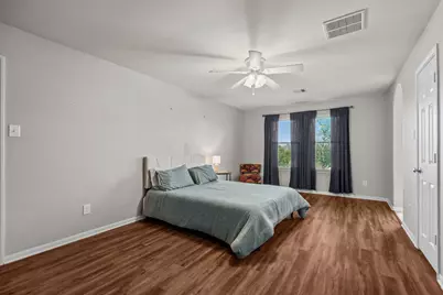 2414 Lakeway Drive, Friendswood, TX 77546 - Photo 32