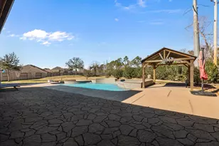 2414 Lakeway Dr, Friendswood, TX 77546 - Photo 38