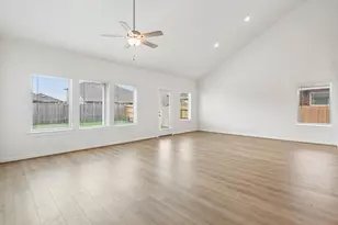 2526 Gray Gale Ct, Baytown, TX 77523 - Photo 8