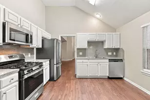 13527 Ambrose St, Houston, TX 77045 - Photo 8