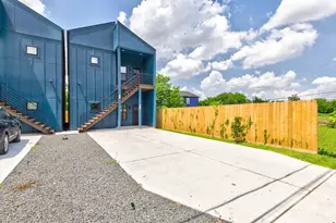9727 Stedman St, Houston, TX 77029 - Photo 2