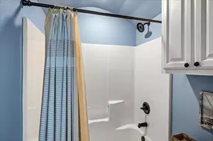 931 Tidelands Dr, Crystal Beach, TX 77650 - Photo 16