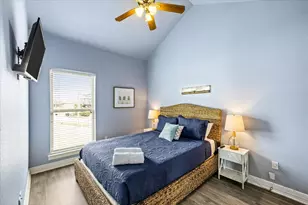 931 Tidelands Dr, Crystal Beach, TX 77650 - Photo 16