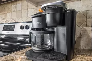 931 Tidelands Dr, Crystal Beach, TX 77650 - Photo 10