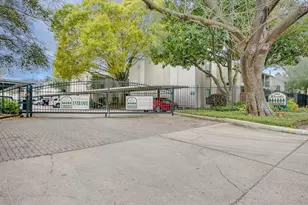 1100 Augusta Dr, Houston, TX 77057 - Photo 1