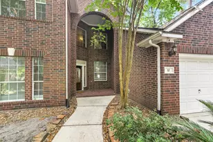 10 Clarewood Ct, The Woodlands, TX 77385 - Photo 2