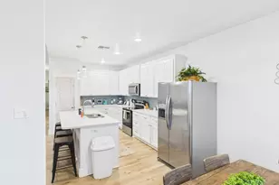 2403 S Bronte St, Rockport, TX 78382 - Photo 10