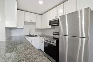 201 S Kansas Ave, League City, TX 77573 - Photo 6