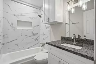 201 S Kansas Ave, League City, TX 77573 - Photo 12