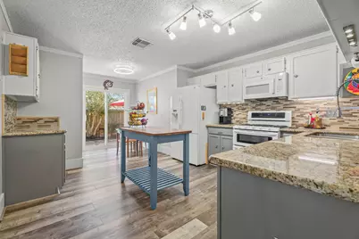 2717 Hot Springs Drive, Pearland, TX 77584 - Photo 6