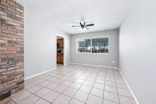 17102 Coachmaker Dr, Friendswood, TX 77546 - Photo 10