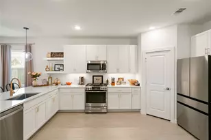 119 Walnut Hl Ct, Anahuac, TX 77514 - Photo 4