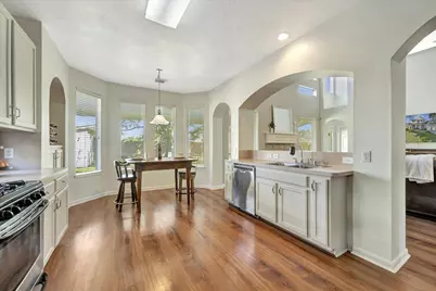 1013 Victorian Court, Seabrook, TX 77586 - Photo 4