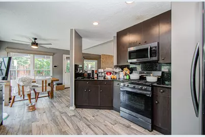 2122 Courtshire Lane, Sugar Land, TX 77478 - Photo 4