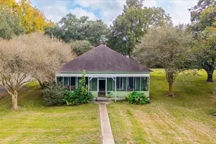 1302 Ross St, La Marque, TX 77568 - Photo 1