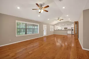 408 W Tom Green St, Brenham, TX 77833 - Photo 8