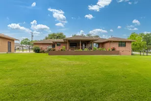 408 W Tom Green St, Brenham, TX 77833 - Photo 40