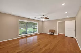 408 W Tom Green St, Brenham, TX 77833 - Photo 14
