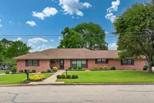 408 W Tom Green St, Brenham, TX 77833 - Photo 48