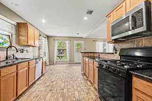 3007 Woodwren Ct, League City, TX 77573 - Photo 10